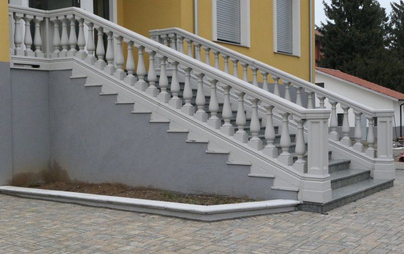 Balaustre scalone casa di cura zona Pavia