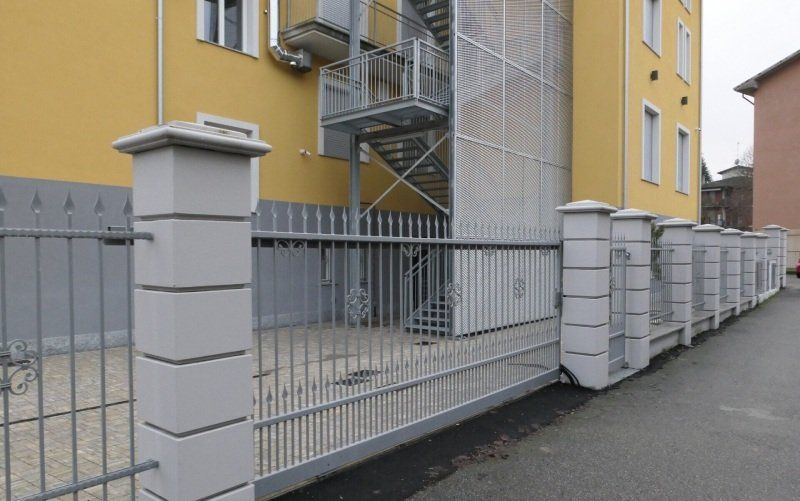 Recinzione casa di cura zona Pavia