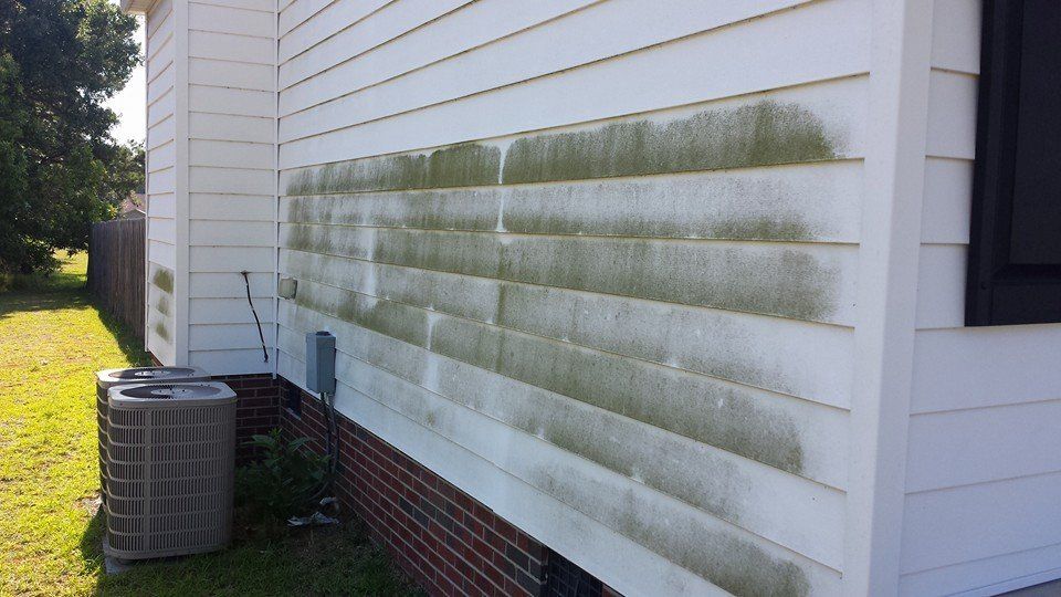 Before House Wash House Soft Washing Service