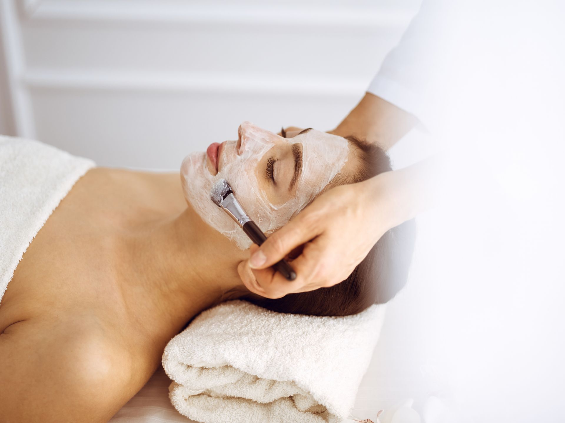 A Lady Is Undergoing A Facial Treatment – Terrigal, NSW - Anjule Beauty Therapy