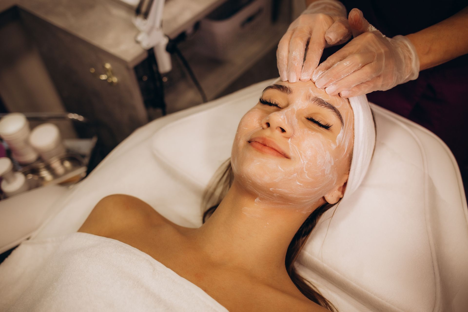 A Lady Is Undergoing A Facial Treatment At A Spa – Terrigal, NSW - Anjule Beauty Therapy