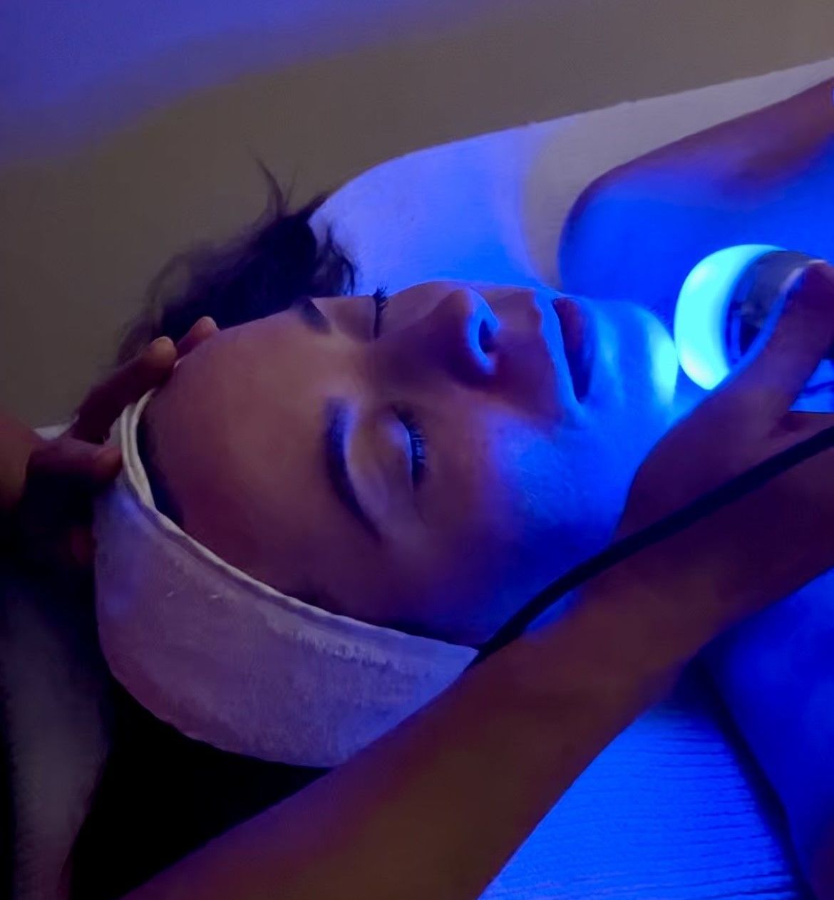 An Ultrasonic Cleaning Of The Facial Skin Of A Beautiful Young Woman – Terrigal, NSW - Anjule Beauty Therapy