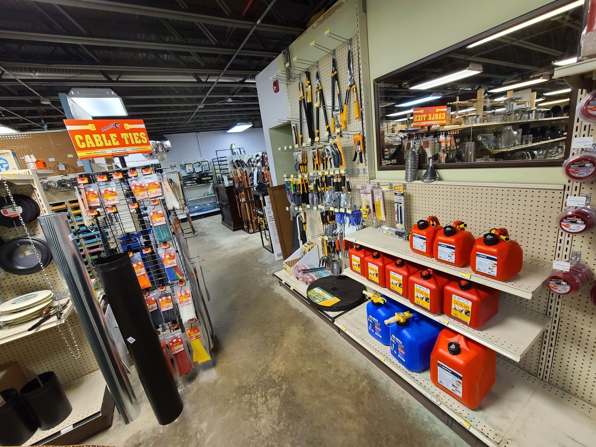 A store with a sign that says cable tips on it