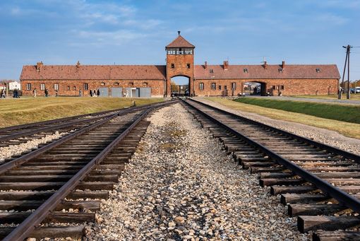 TOURS TO AUSCHWITZ