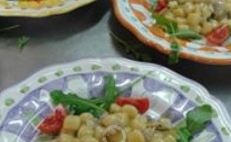 piatti di pasta con verdure
