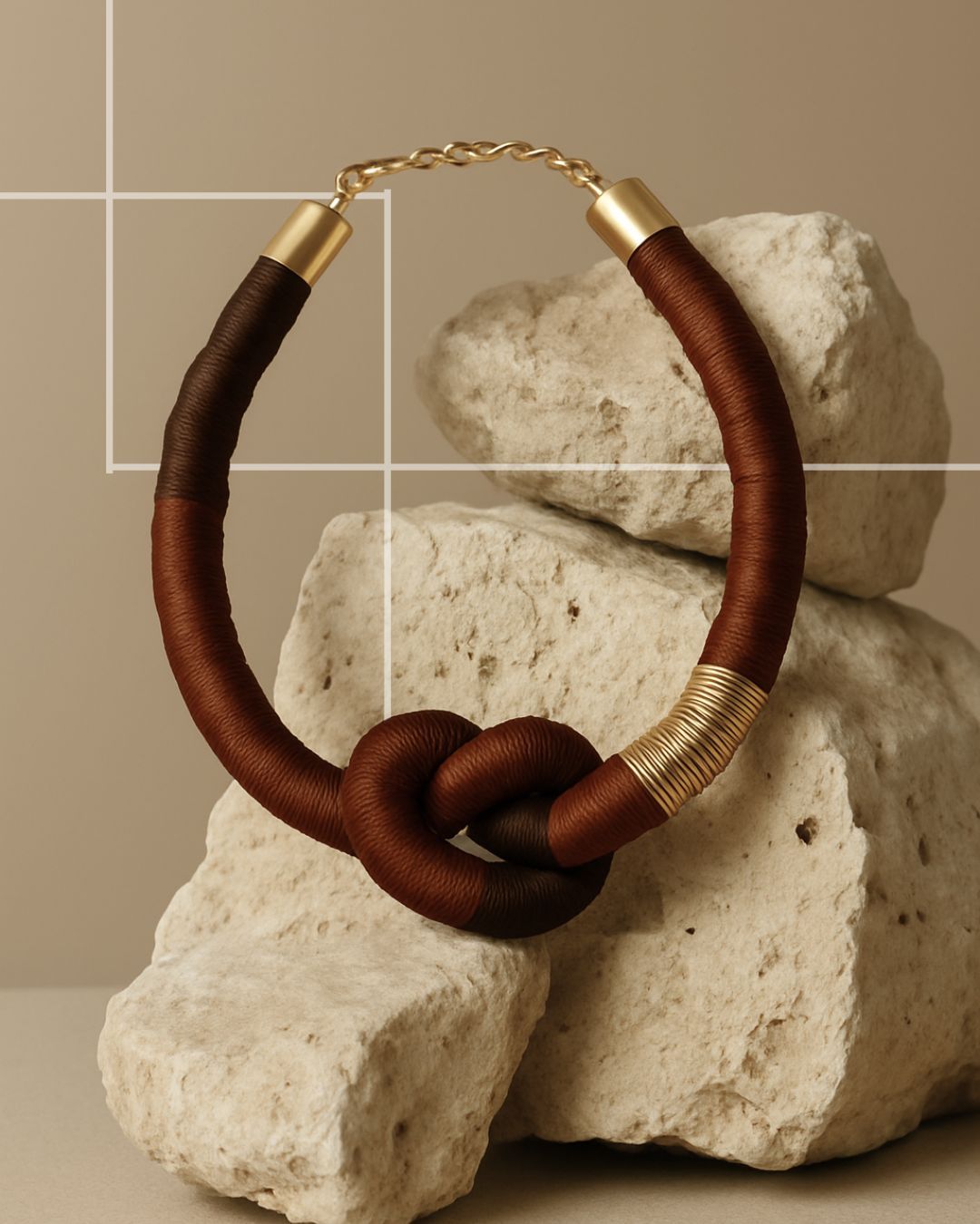 Un collar con sabor y tonos calidos a chocolate 