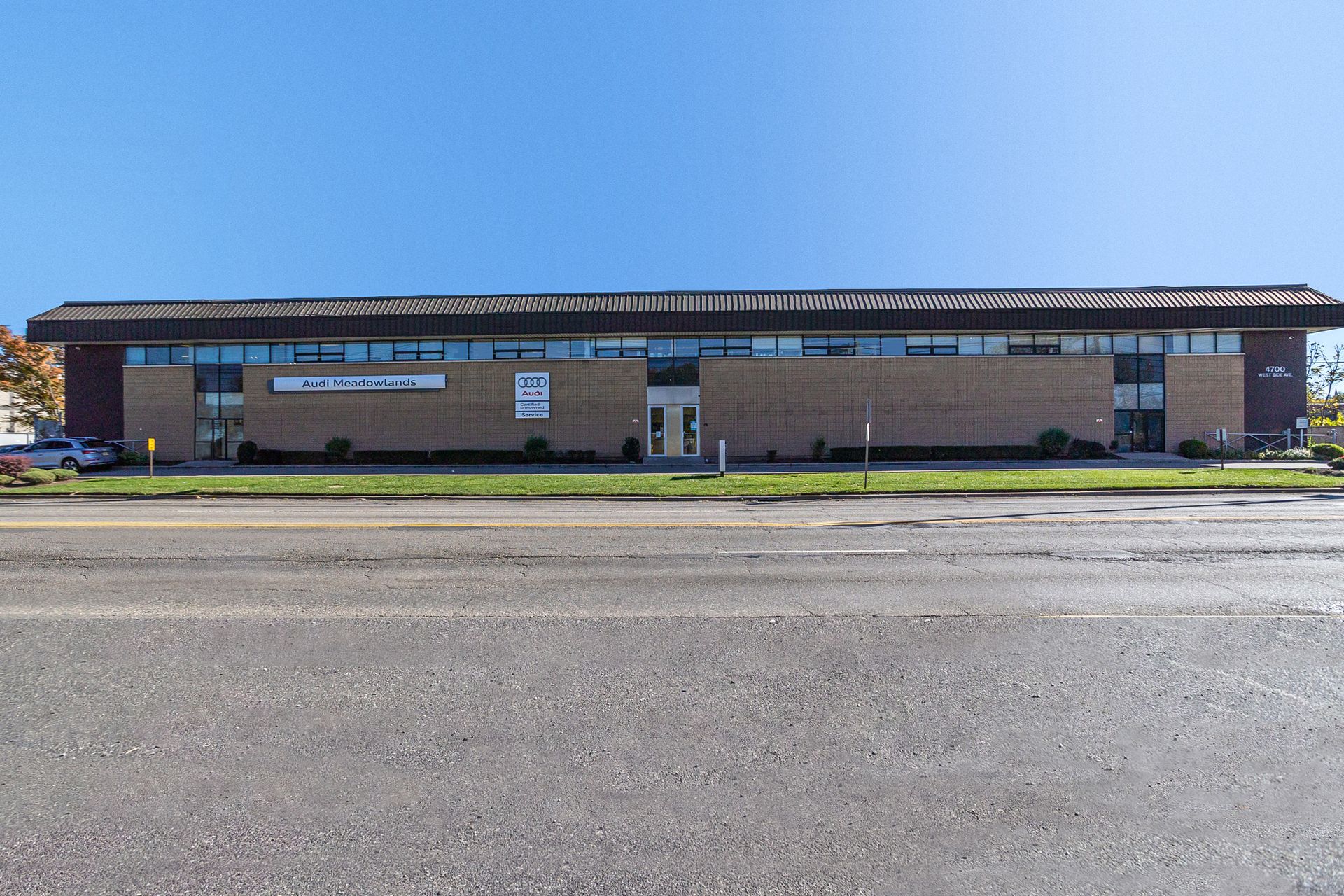 4700 West Side Avenue Building Photo