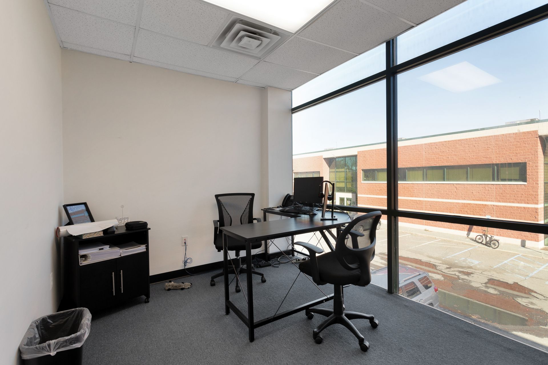 office interior photo