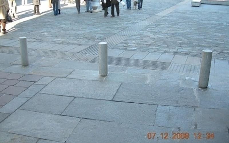 Lavorazione in pietra di Luserna fiammata uniforme