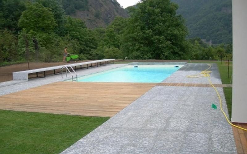 Lavorazione in pietra di Luserna fiammata uniforme