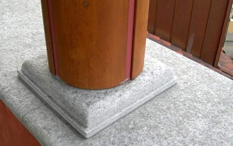 Lavorazione in pietra di Luserna fiammata uniforme