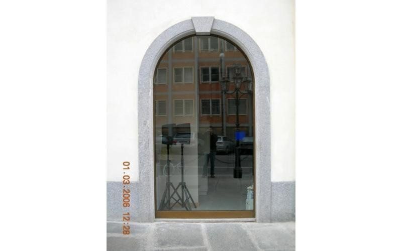 Lavorazione in pietra di Luserna fiammata uniforme