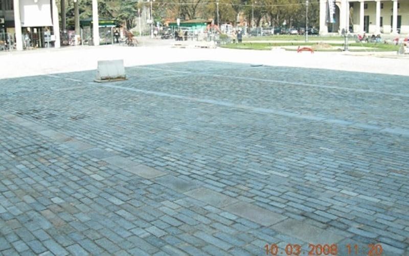 Lavorazione in pietra di Luserna a spacco misto