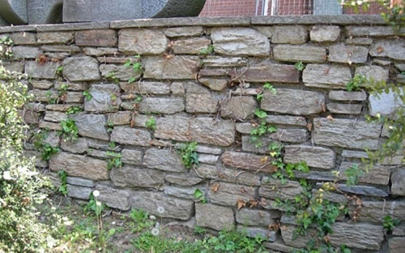 Rivestimento in pietra di Luserna a spacco misto