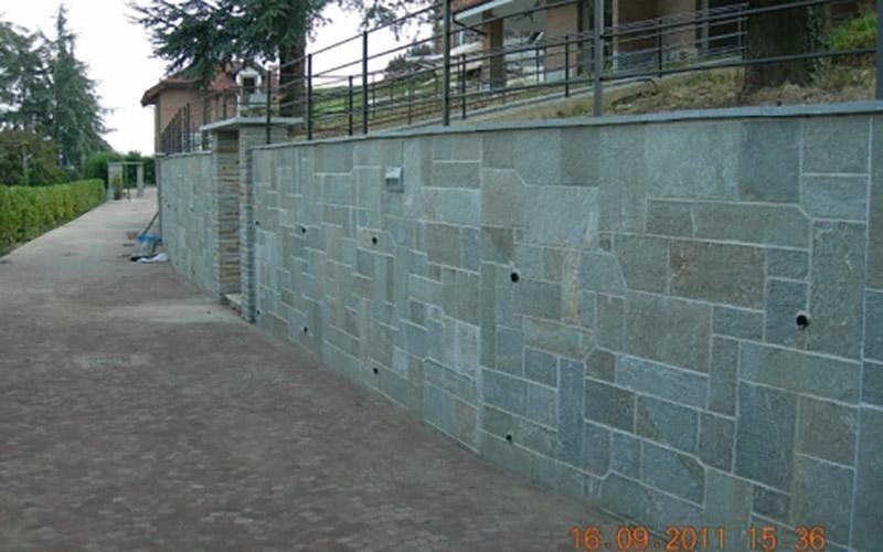 Rivestimento in pietra di Luserna a spacco misto