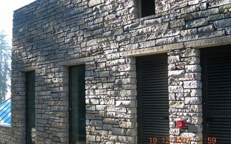 Rivestimento in pietra di Luserna a spacco misto