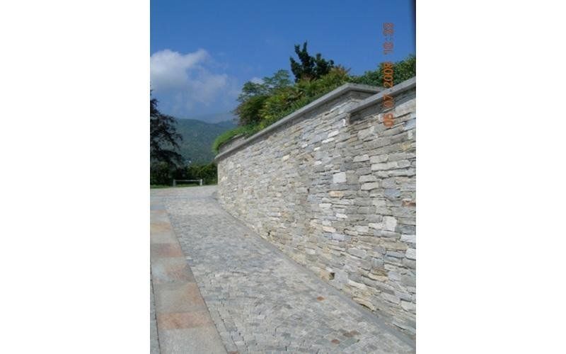 Rivestimento in pietra di Luserna a spacco misto