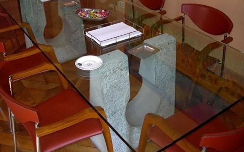 Ausführung in Luserna-Stein