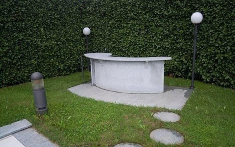 Ausführung in Luserna-Stein