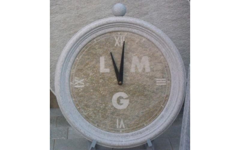 Ausführung in Luserna-Stein