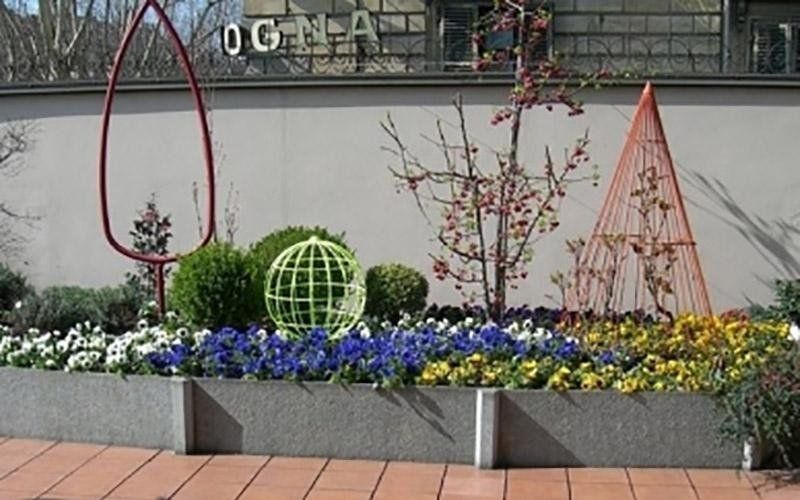 Ausführung in Luserna-Stein