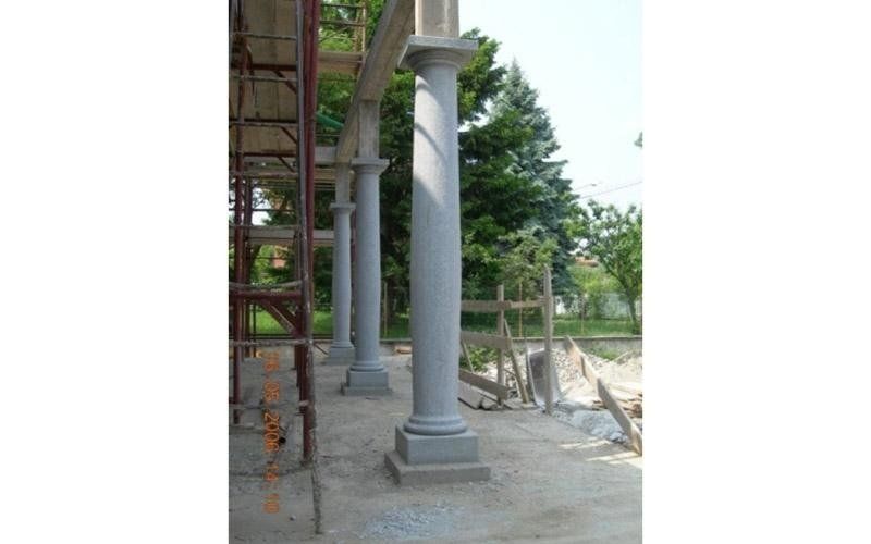 Ausführung in Luserna-Stein