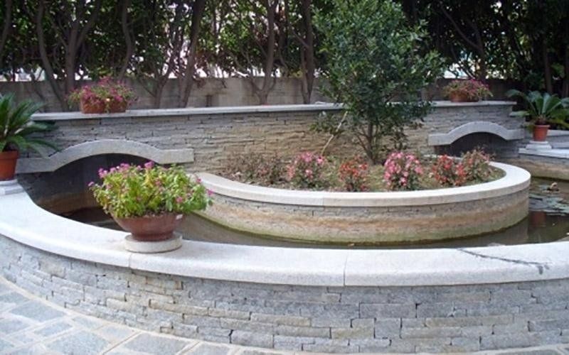 Ausführung in Luserna-Stein