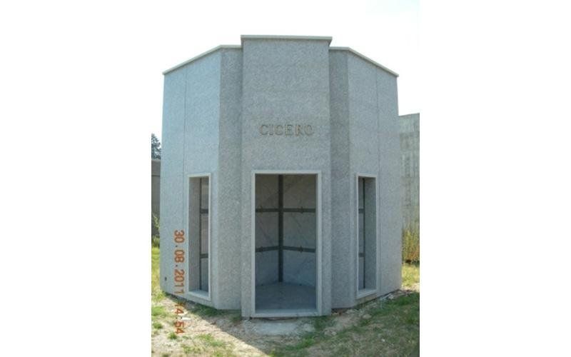 Mausoleo in pietra di Luserna