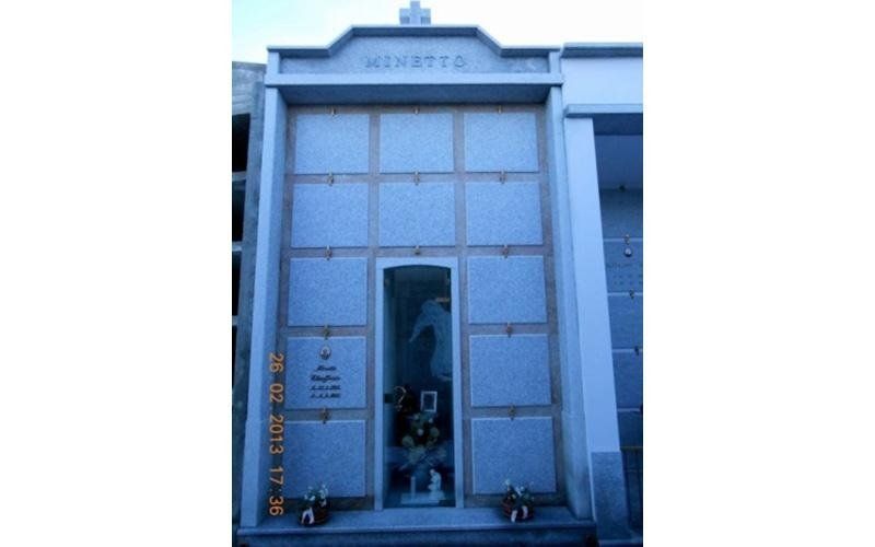 Mausoleo in pietra di Luserna