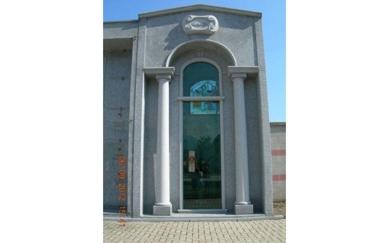 Mausoleo in pietra di Luserna