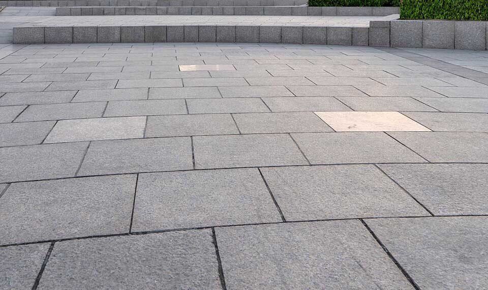 Surface flammée en Pierre de Luserne