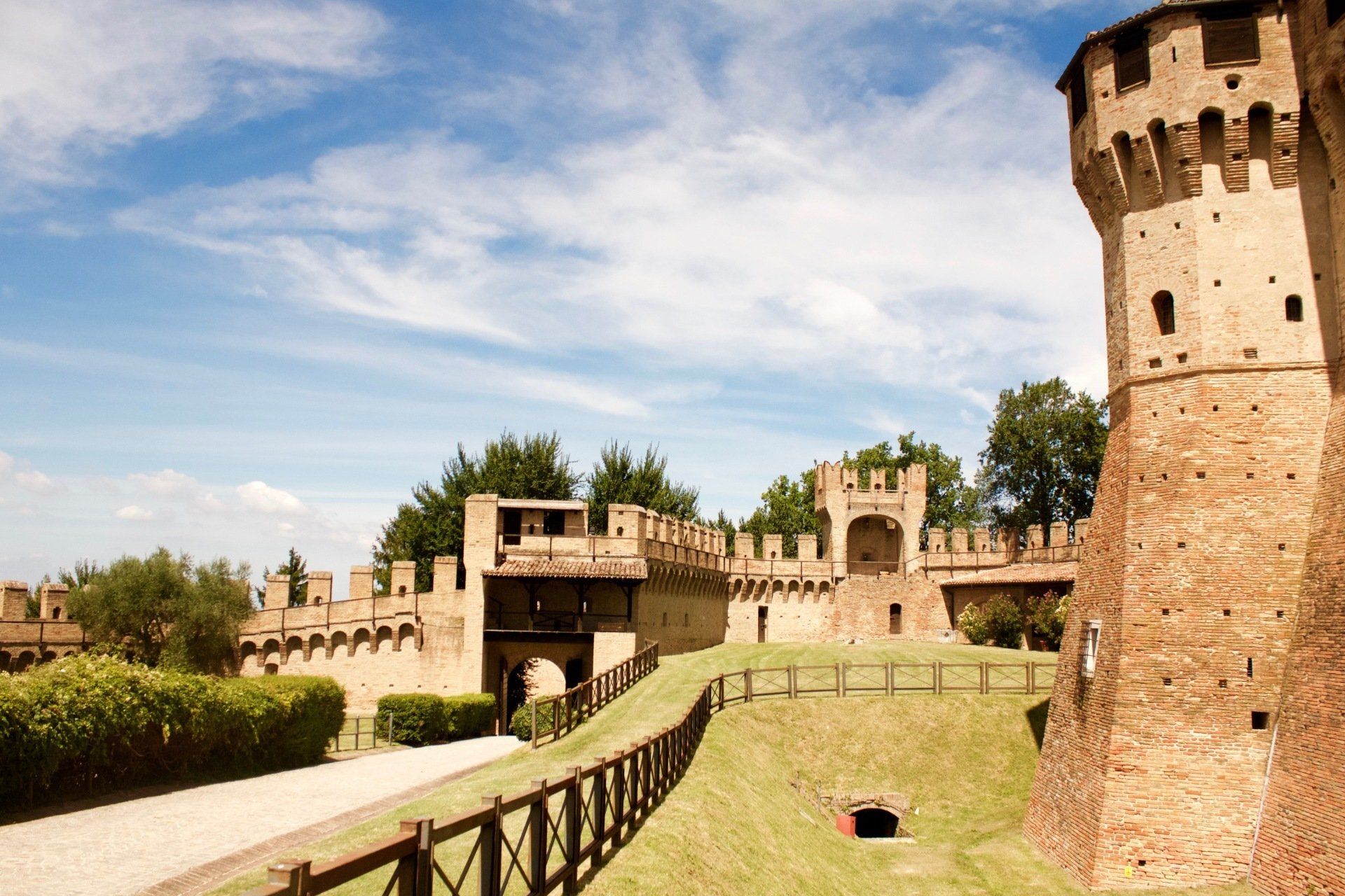 Castello di Gradara, Marche