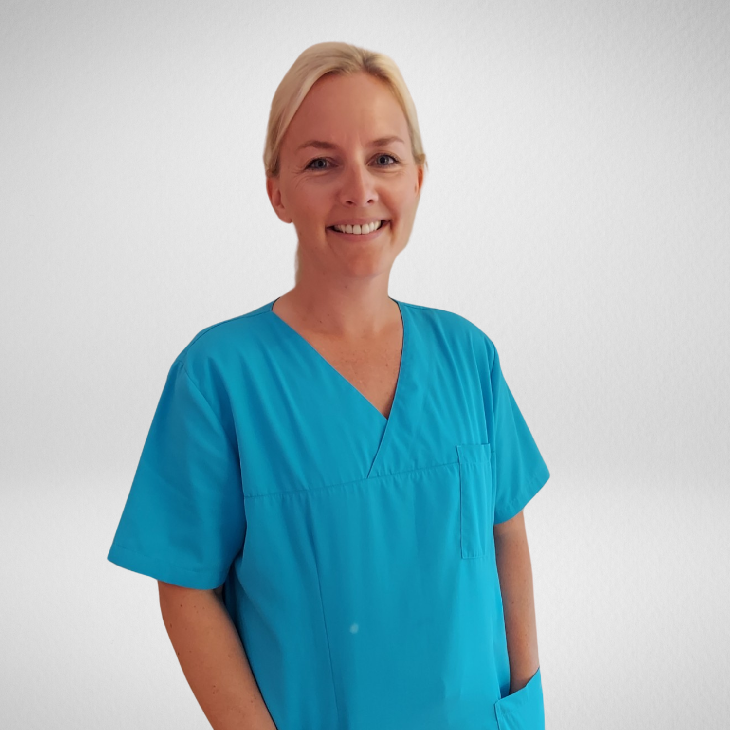 Tannhelsesekretær Stine Brokerud smiler til kameraet