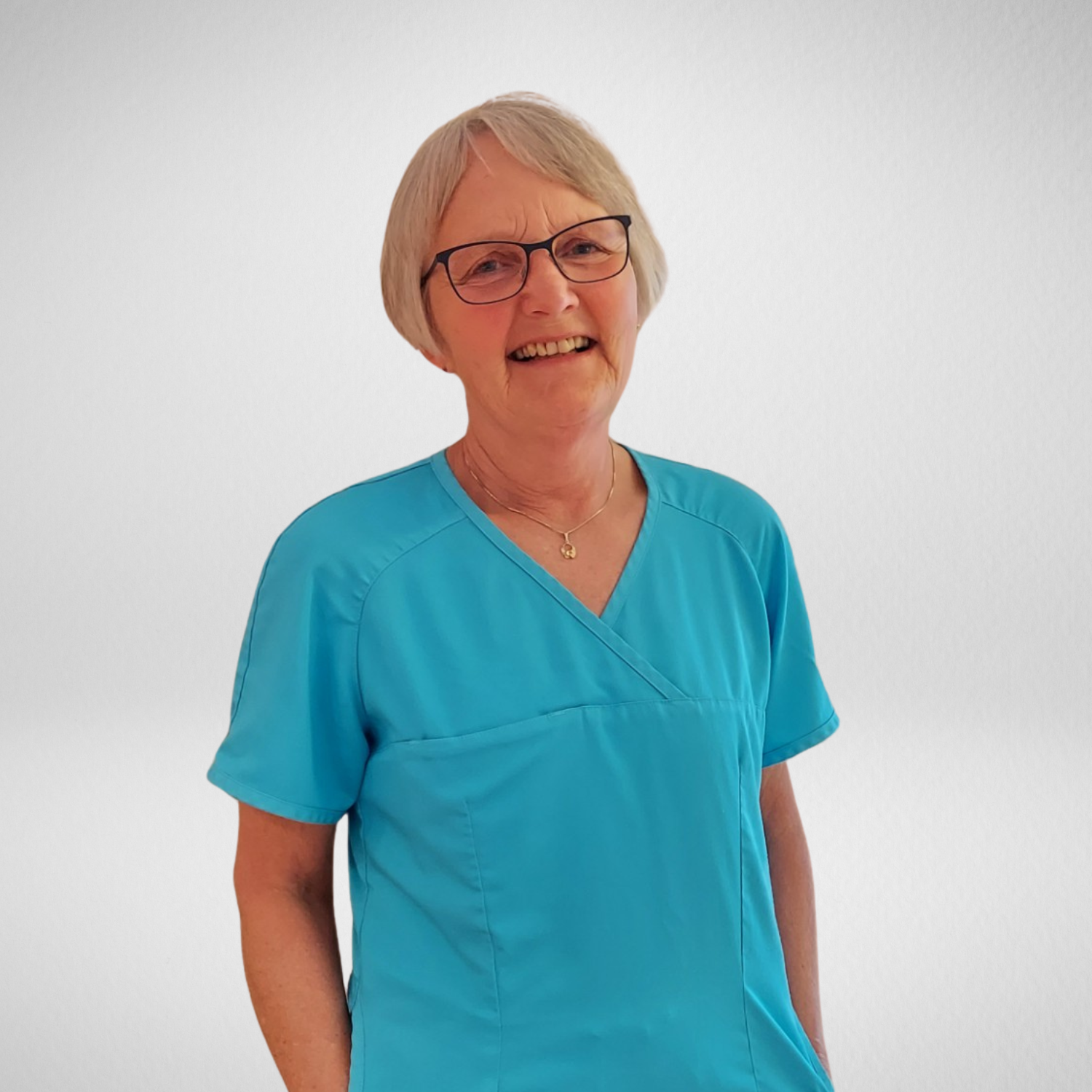 Tannhelsesekretær Kari Kristiansen smiler mot kameraet