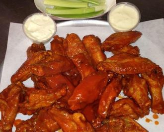hot wings with blue cheese