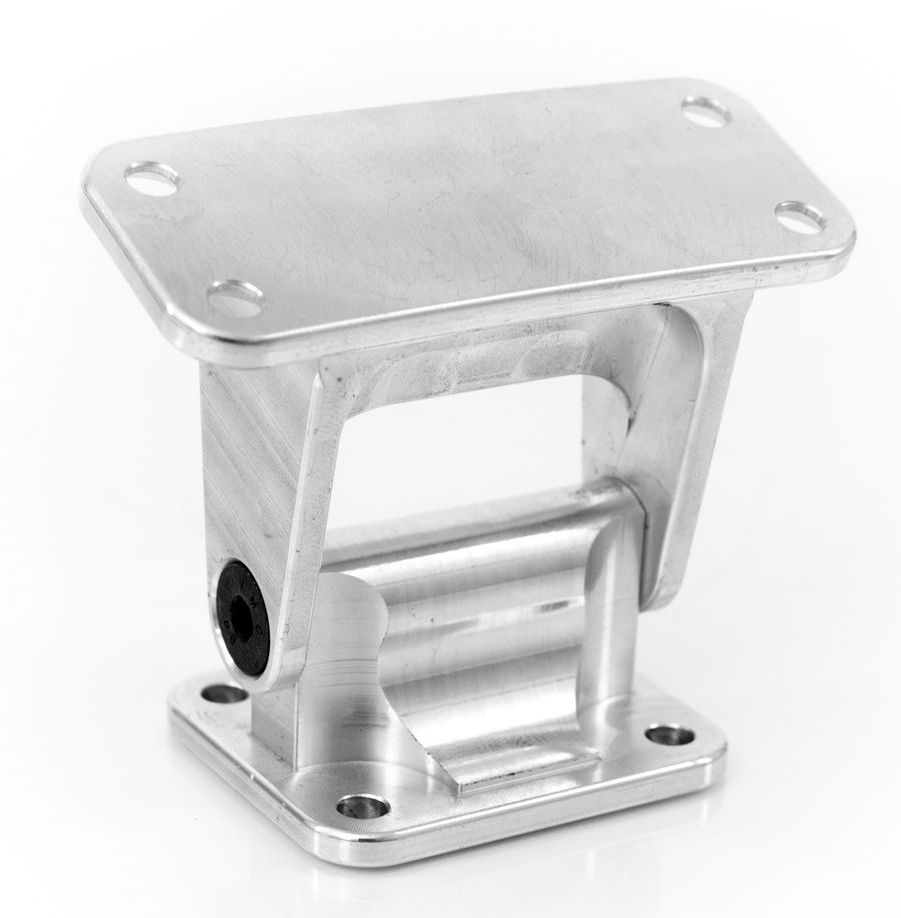 Eine Nahaufnahme einer Metallklammer auf einer weißen Oberfläche.