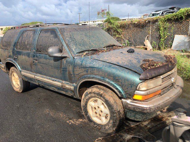 Dirty Junk Car - Maui Auto Recycling in Puunene, HI