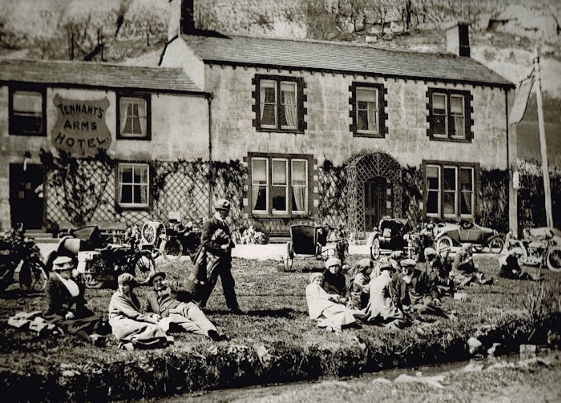 Congregation outside the Tennants