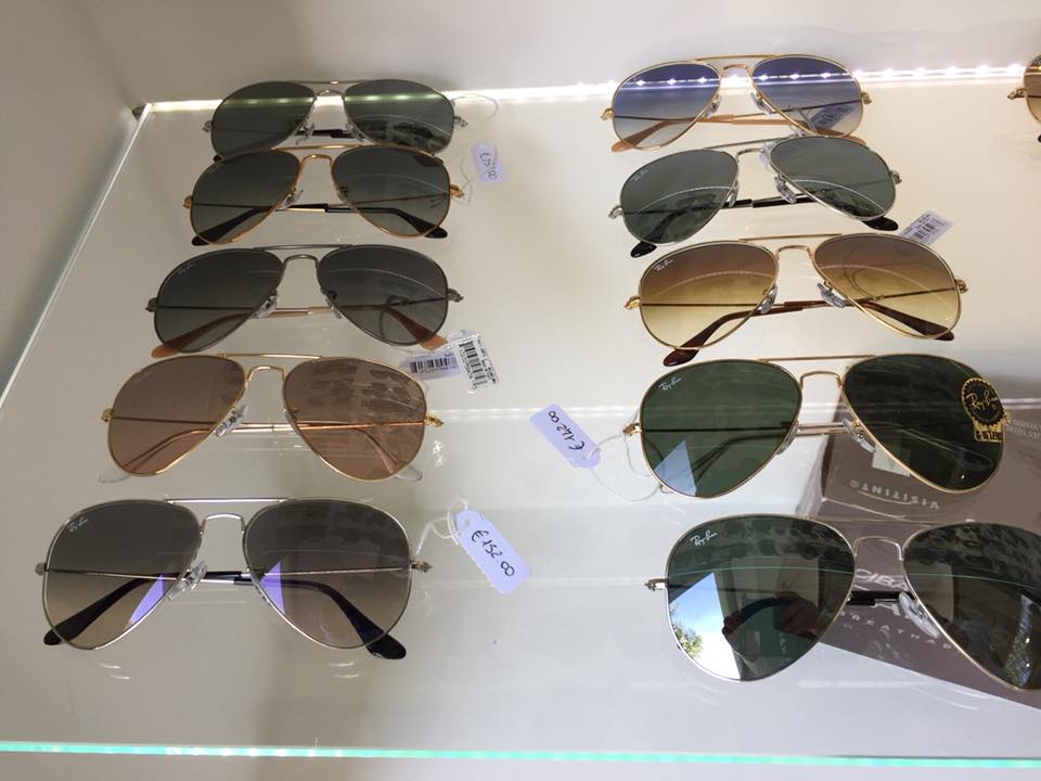 Occhiali da sole modello aviator