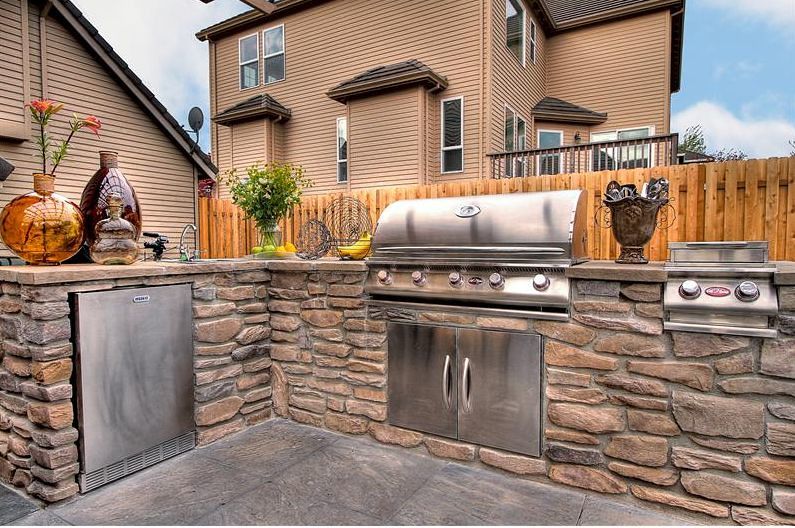 Outdoor Kitchen