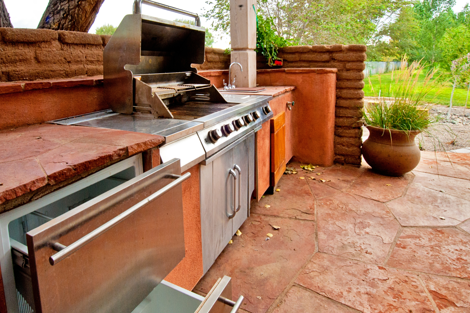 Outdoor Kitchen