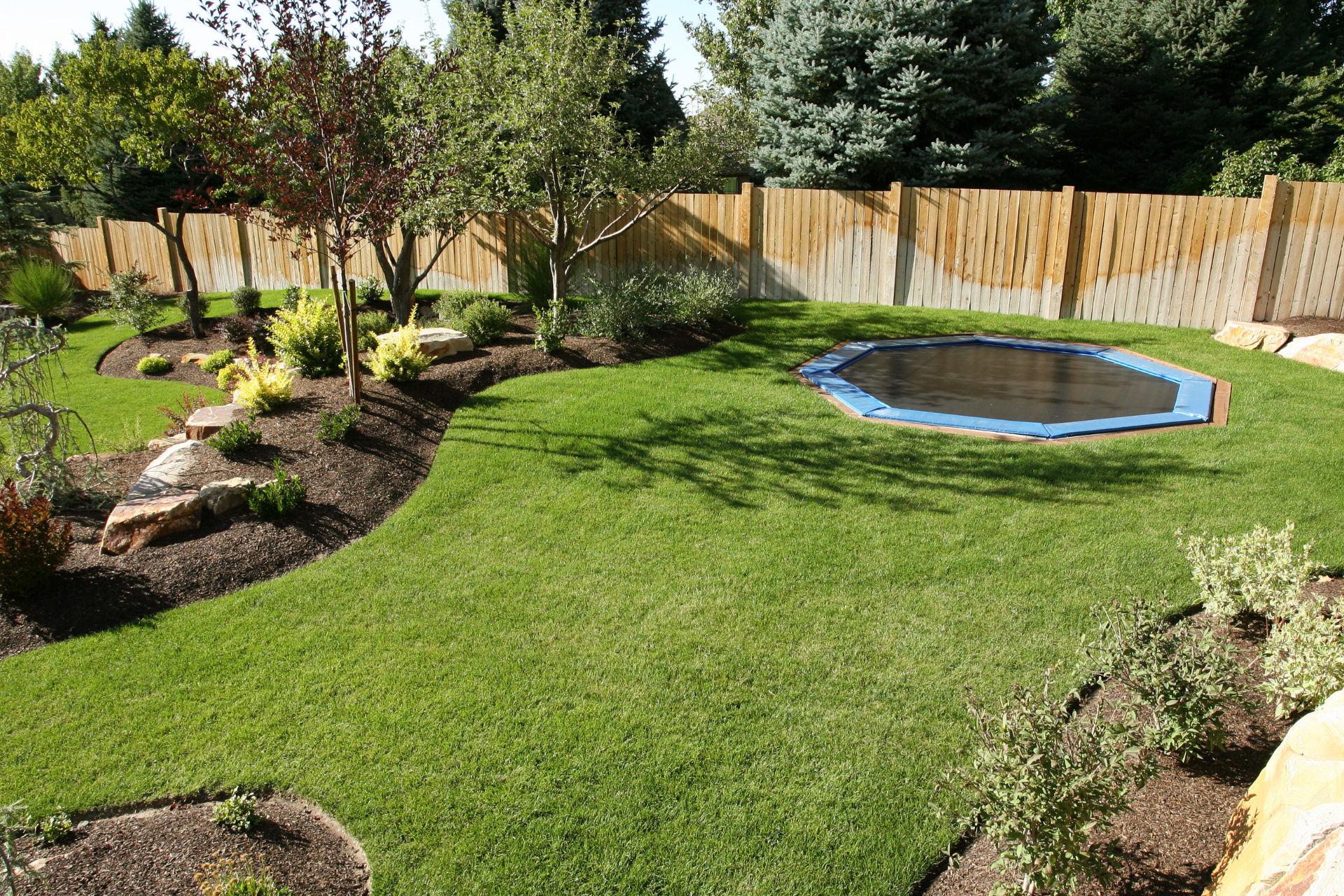  Yard Landscaping 