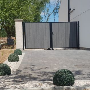 Nottingham Fencing graphite grey composite driveway gates
