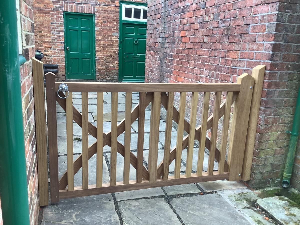 Nottingham Fencing option 2 wooden driveway gates
