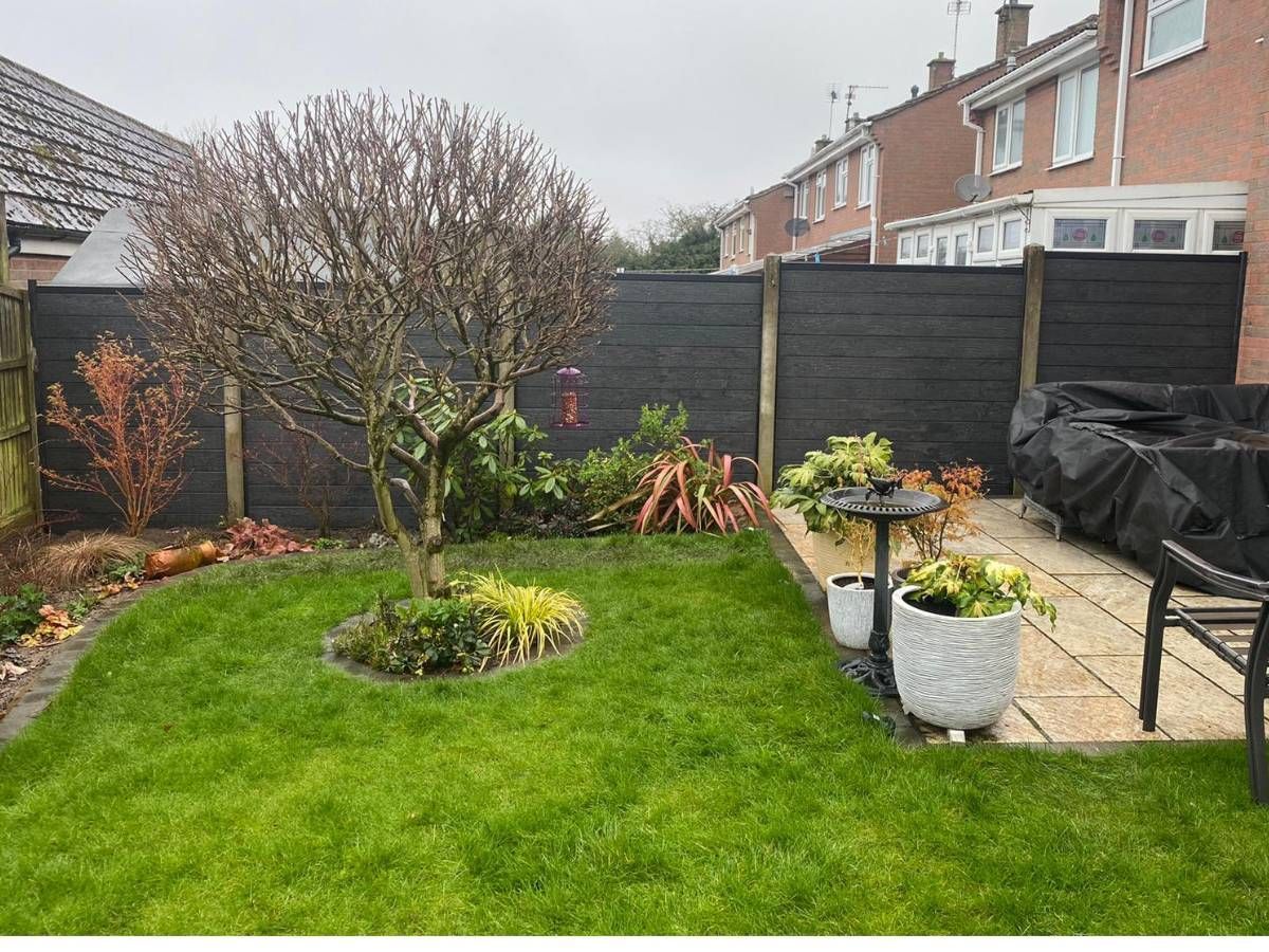 Nottingham Fencing composite fence panels installed into existing concrete posts in Sutton-in-Ashfield