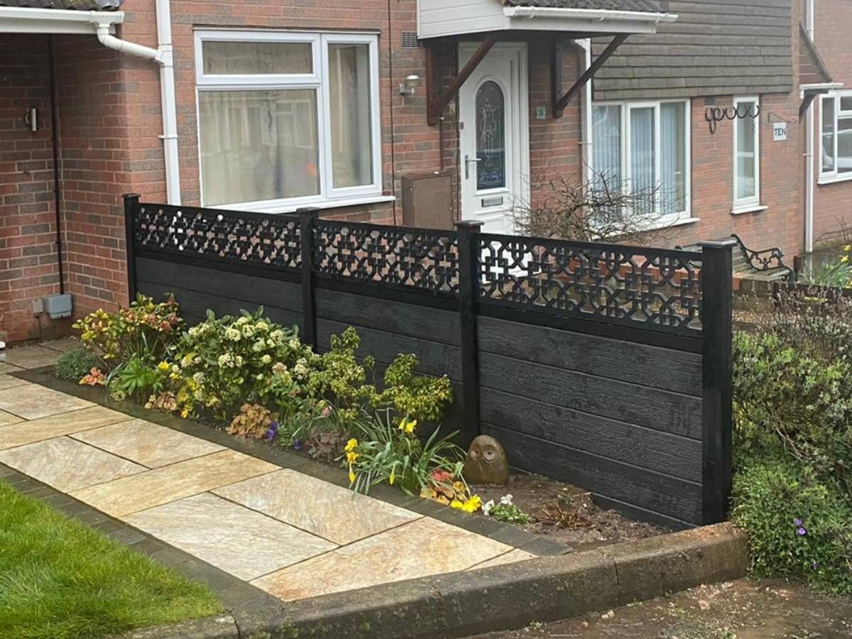 Nottingham Fencing new front garden composite fencee with composite trellis in Suttong-in-Ashfield