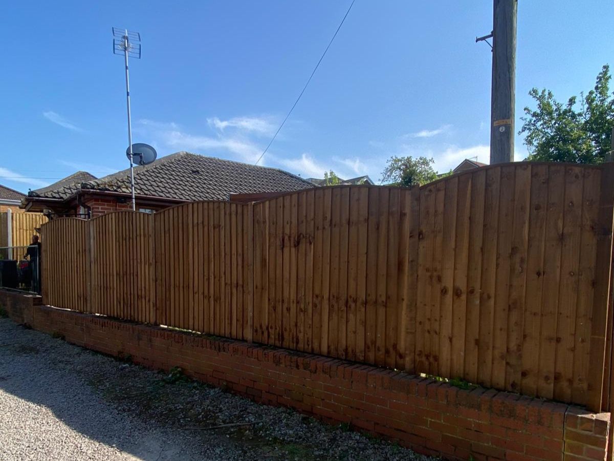 New feagheredged board garden fence installed in Sneinton by Nottingham Fencing
