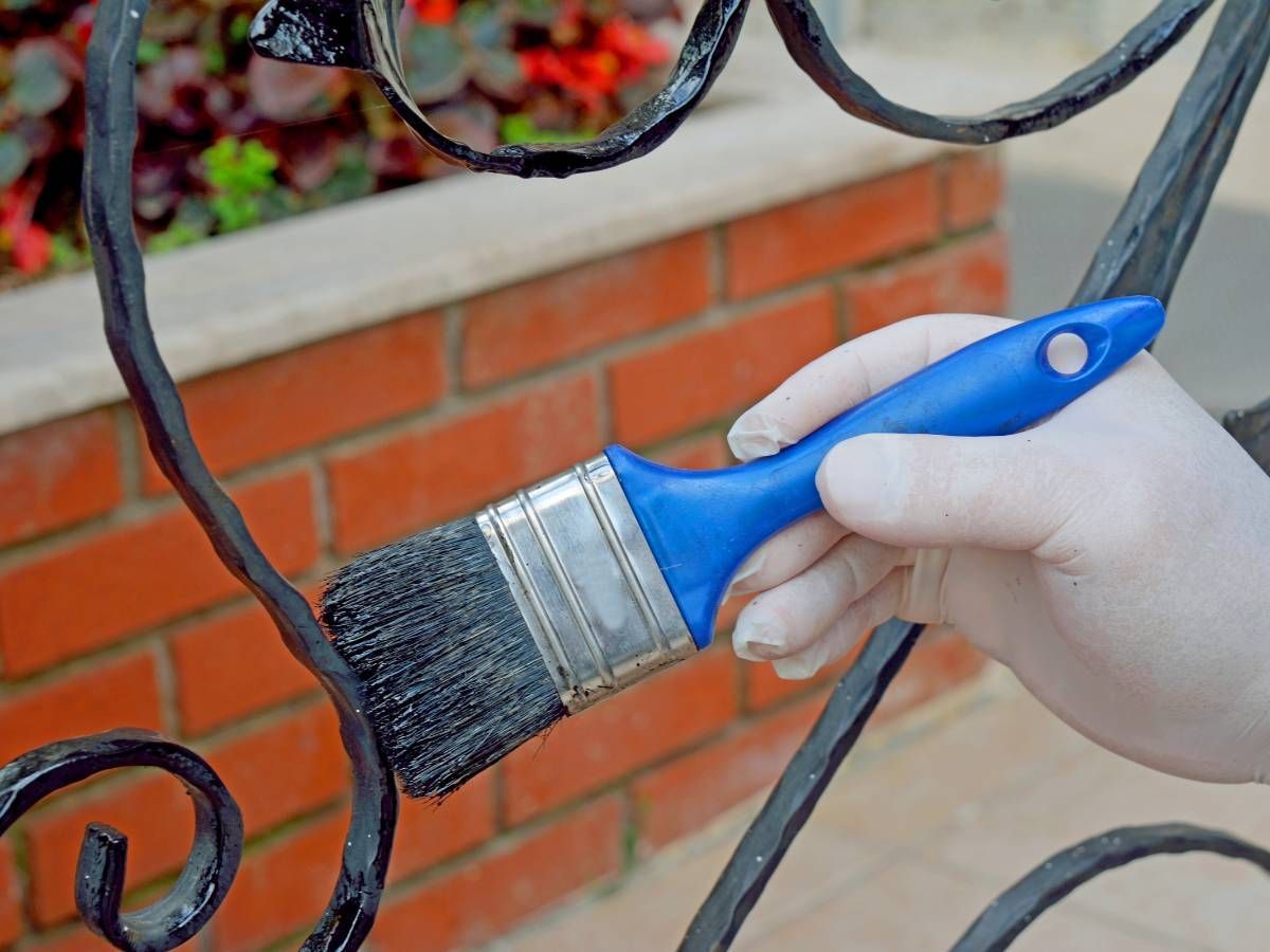 Nottingham Fencing Pointed Top Wood Picket Fence