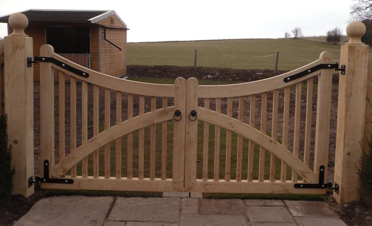 Nottingham Fencing option 10 wooden driveway gates