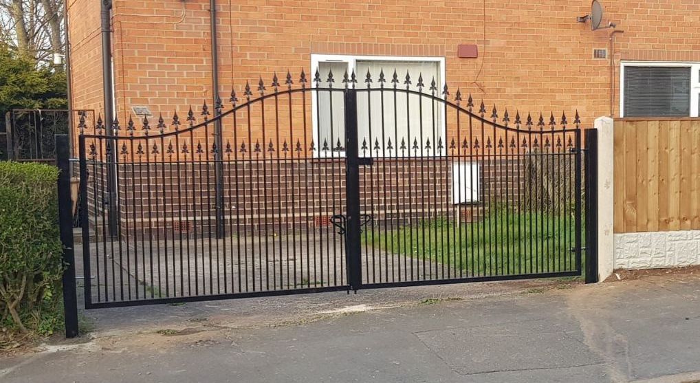 Driveway Gates Nottingham - Supply & Fit, Nottingham Fencing